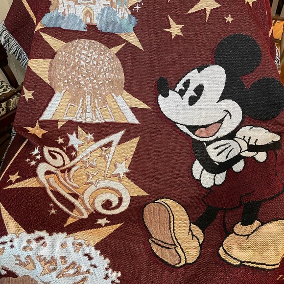 Walt Disney World Tapestry Throw Blanket Epcot